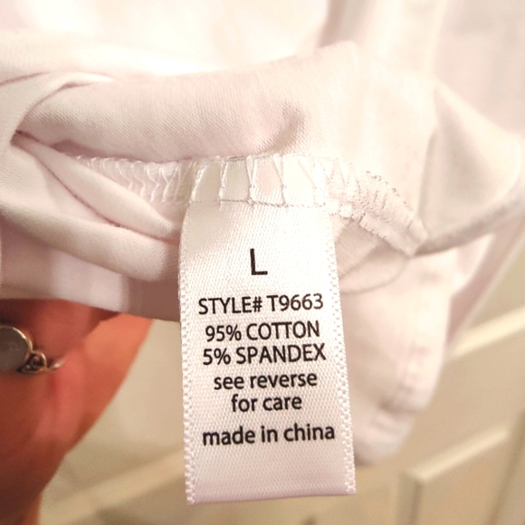 NWOT White Scoop Neck Fitted Tee - Picture 4 of 4